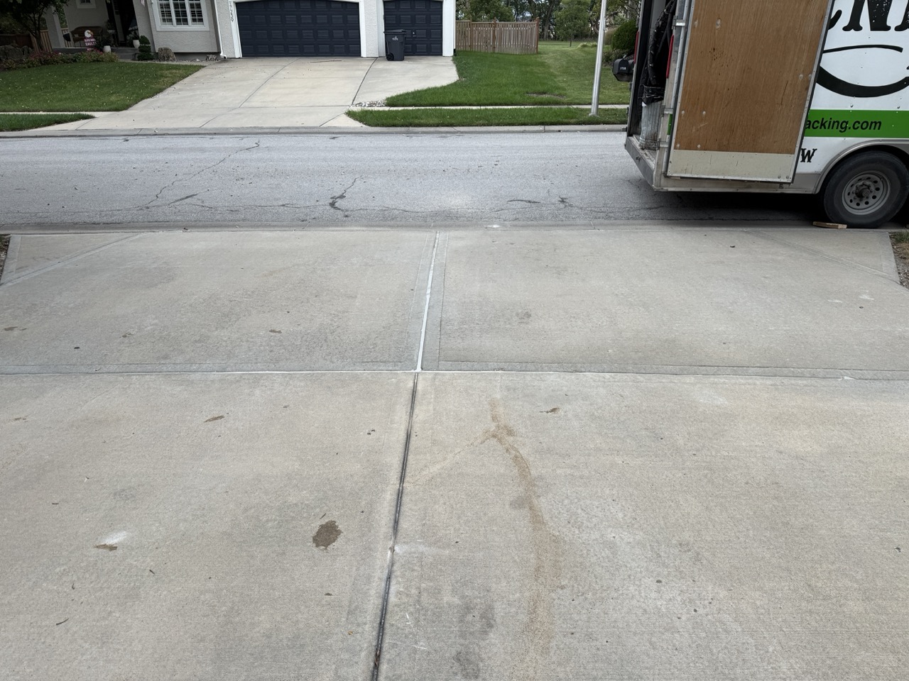 Polyjacking before and after driveway1
