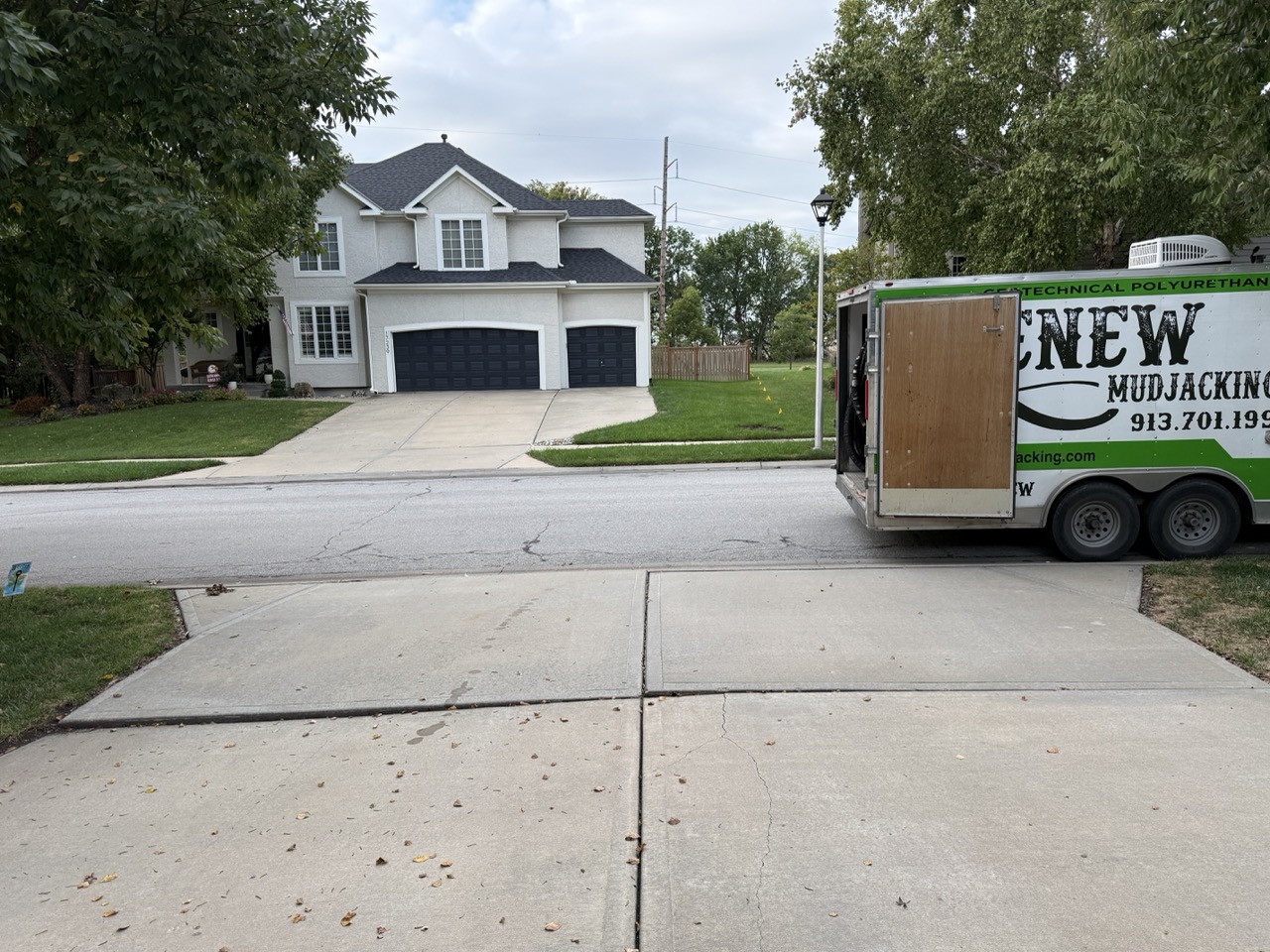 Polyjacking before and after driveway2